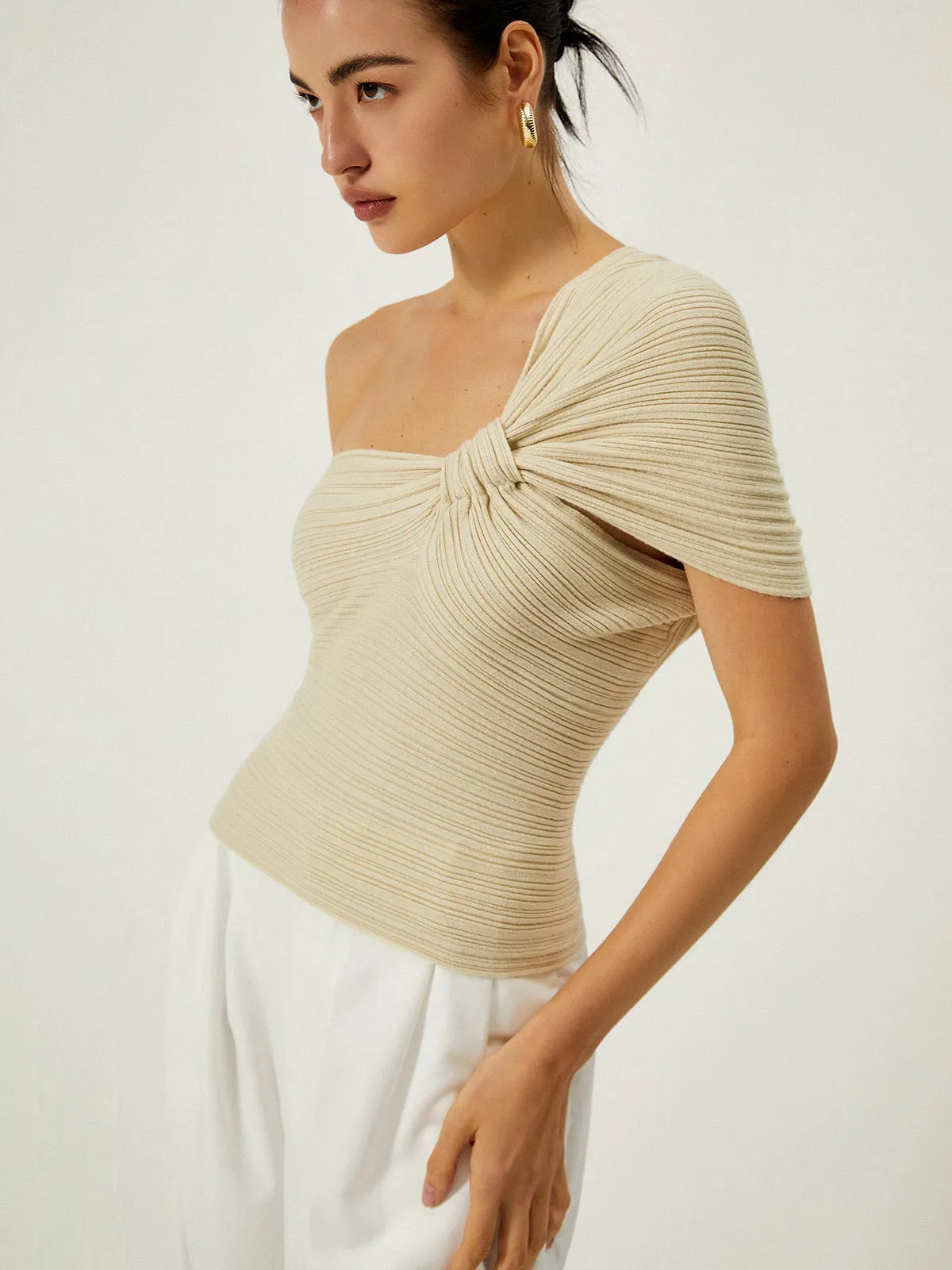 Asymmetrical One Shoulder Knotted Knit Top