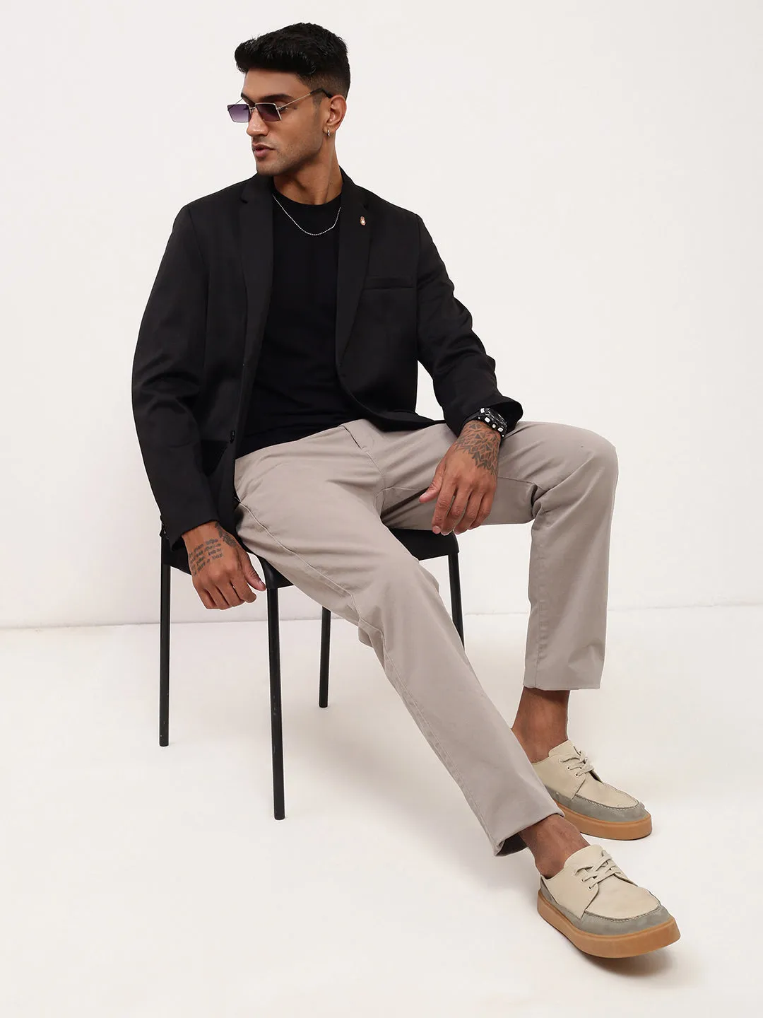 Men Black Solid Self Design Single Breasted Blazer